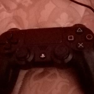 A PS4 controller it comes Whit Patel's
